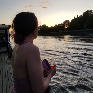 Meet your Posher, Dominique